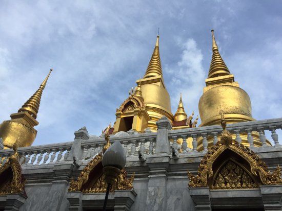 Wat Tri Thotsathep Worawihan